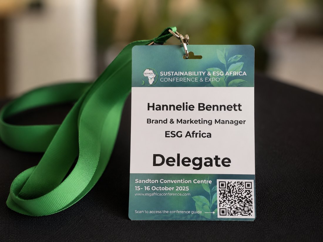 Eco-friendly paper delegate badge, no plastic pouch needed